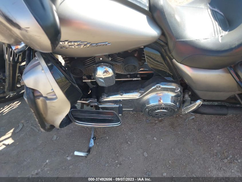 2009 HARLEY-DAVIDSON FLHX - 1HD1KB4119Y609429