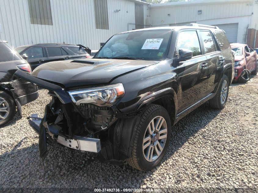 JTESU5JR7P6096591 Toyota 4Runner TRD SPORT 2