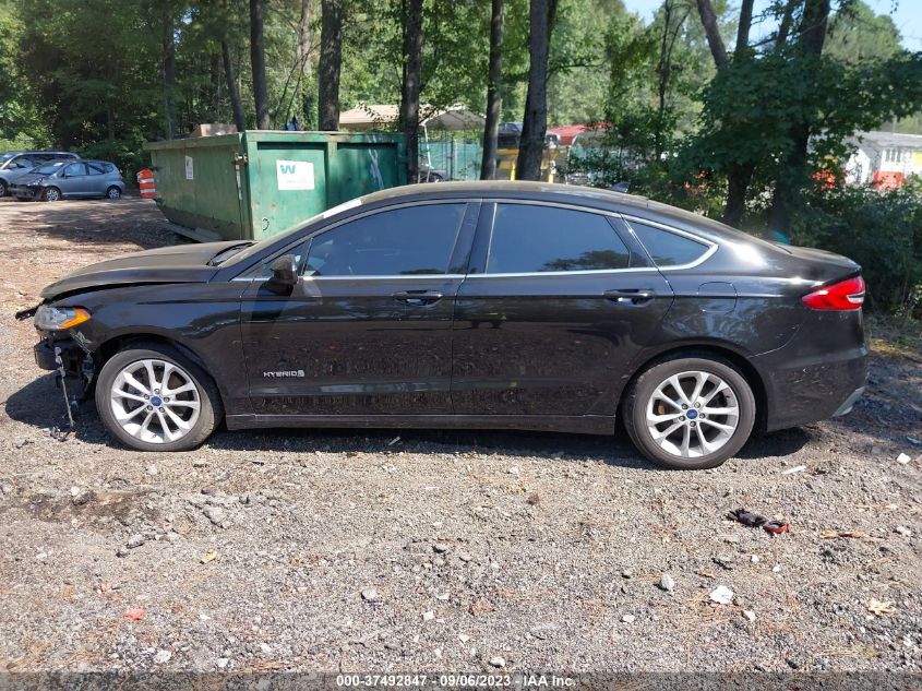 3FA6P0LU5KR263808 Ford Fusion SE 14