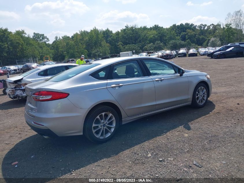 3FA6P0HD9LR104901 Ford Fusion SE 4