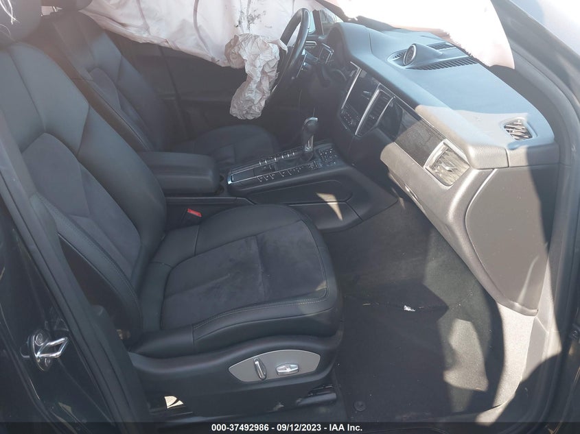 VIN WP1AA2A55HLB08856 2017 PORSCHE MACAN