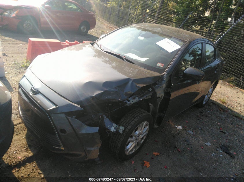 VIN 3MYDLBYV0JY308802 2018 TOYOTA YARIS IA