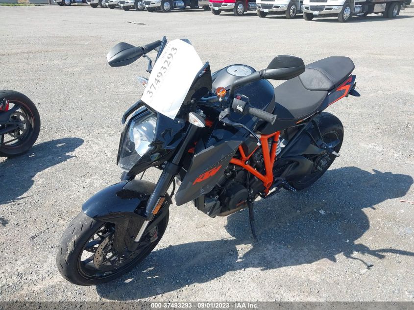 2015 KTM 1290 SUPER DUKE R VBKV39400FM916768