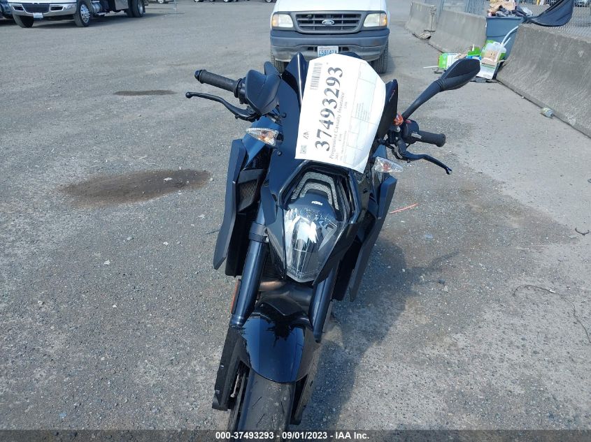 2015 KTM 1290 SUPER DUKE R VBKV39400FM916768