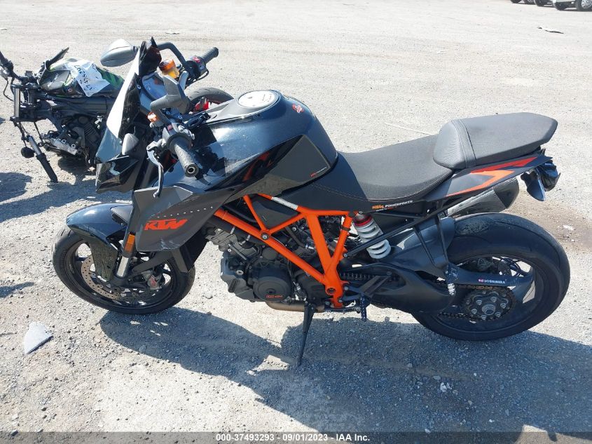 2015 KTM 1290 SUPER DUKE R VBKV39400FM916768
