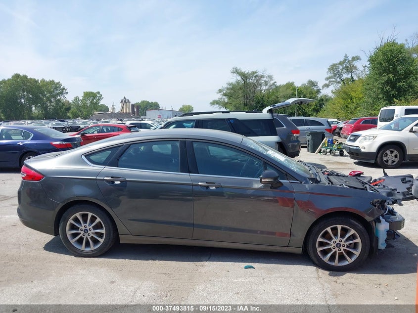 VIN 3FA6P0HD3HR311209 2017 FORD FUSION SE