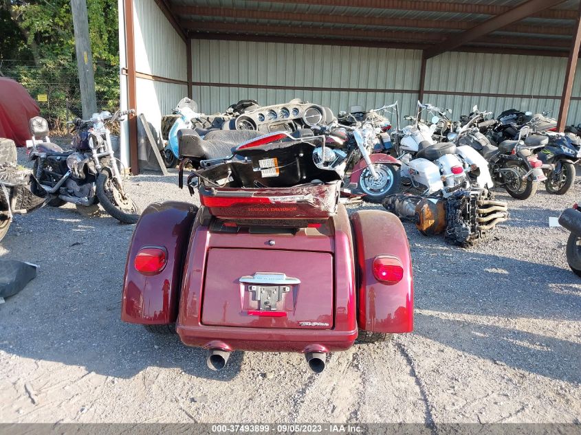 2014 HARLEY-DAVIDSON FLHTCUTG TRI GLIDE ULTRA 1HD1MAL14EB852199