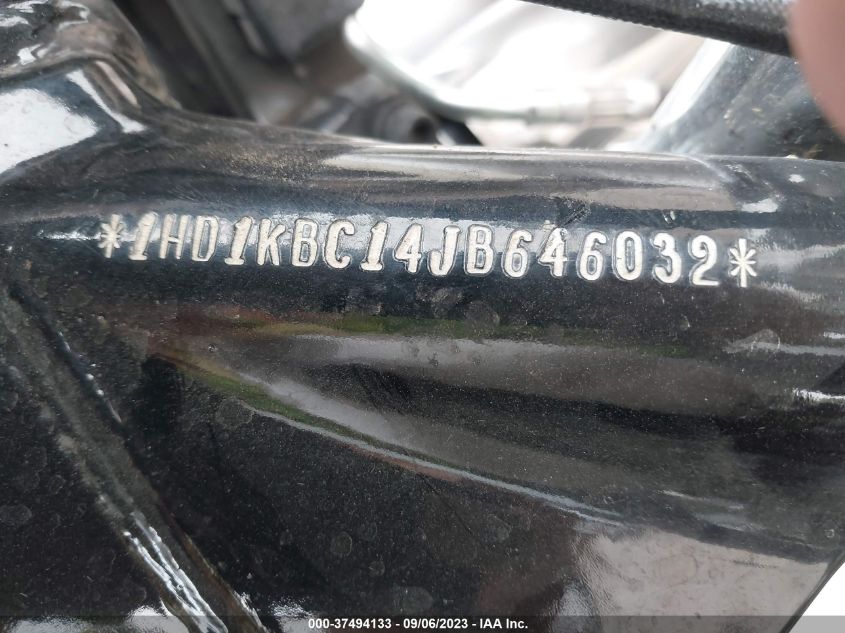 2018 HARLEY-DAVIDSON FLHX STREET GLIDE - 1HD1KBC14JB646032