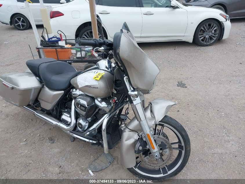 2018 HARLEY-DAVIDSON FLHX STREET GLIDE - 1HD1KBC14JB646032