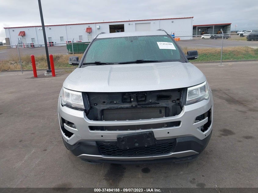 VIN 1FM5K8D88HGD64132 2017 FORD EXPLORER XLT