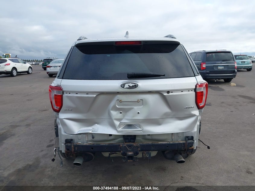 VIN 1FM5K8D88HGD64132 2017 FORD EXPLORER XLT