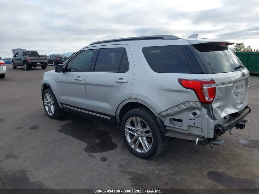 VIN 1FM5K8D88HGD64132 2017 FORD EXPLORER XLT