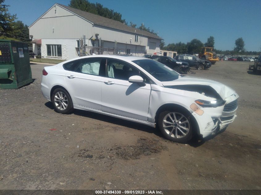 3FA6P0HD8LR136125 Ford Fusion SE