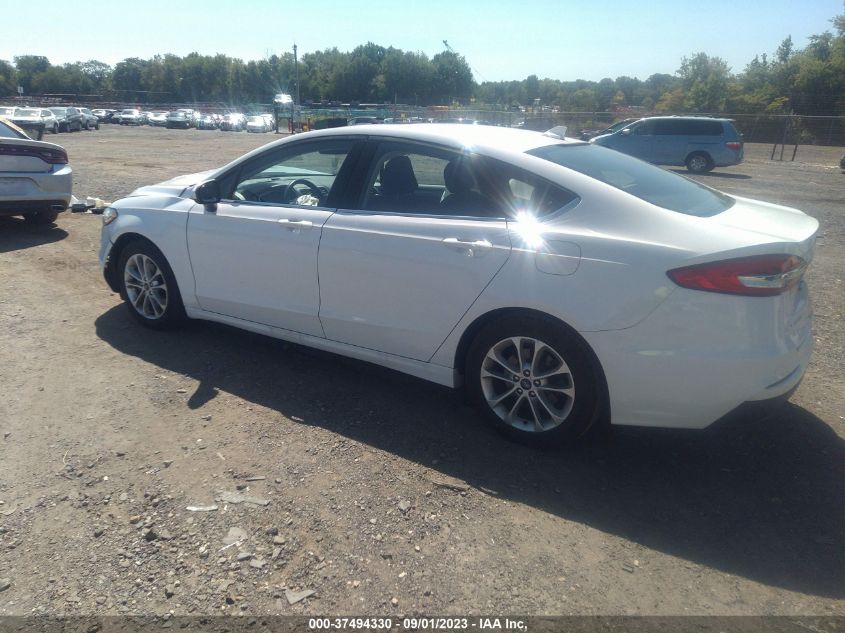 3FA6P0HD8LR136125 Ford Fusion SE 3