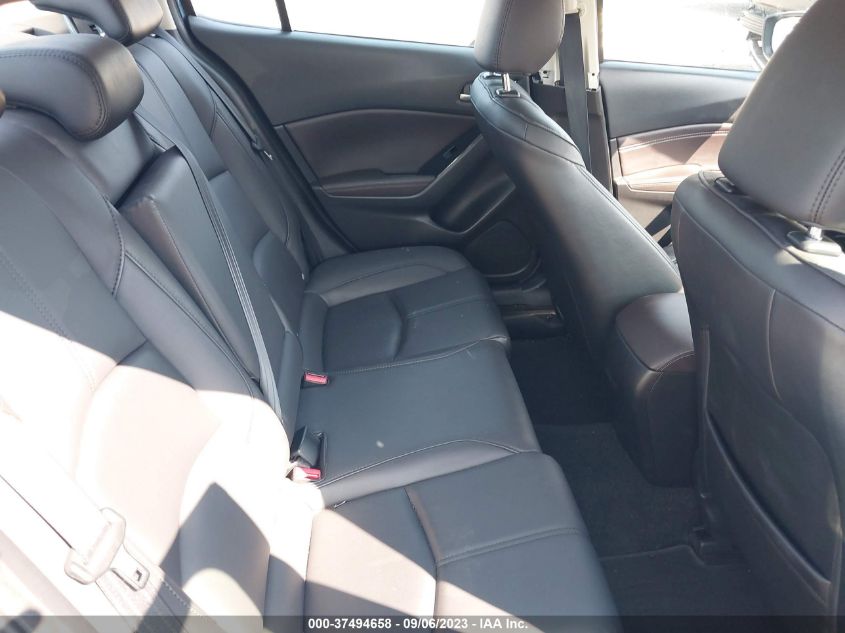 2018 MAZDA MAZDA3 4-DOOR TOURING 3MZBN1V37JM275606