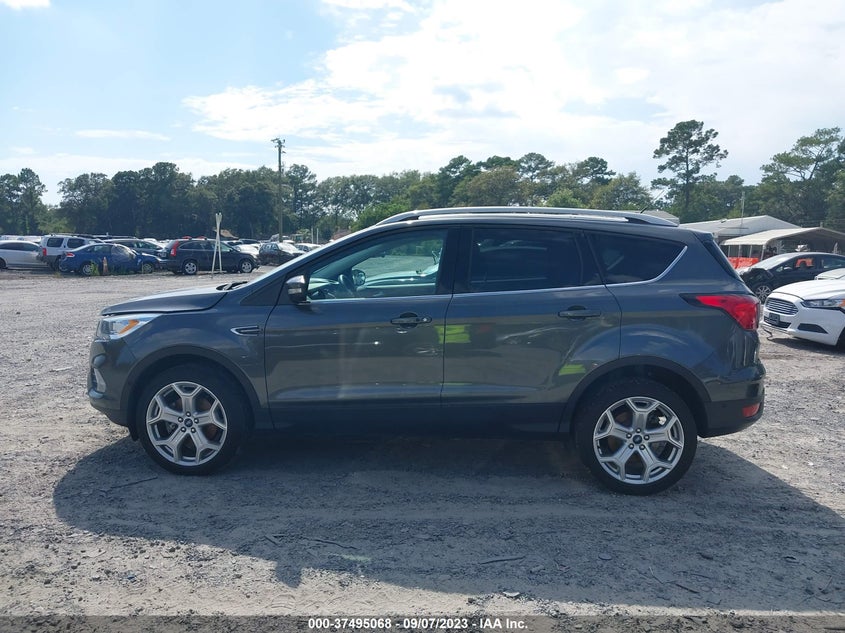 VIN 1FMCU9J99KUB06022 2019 FORD ESCAPE TITANIUM