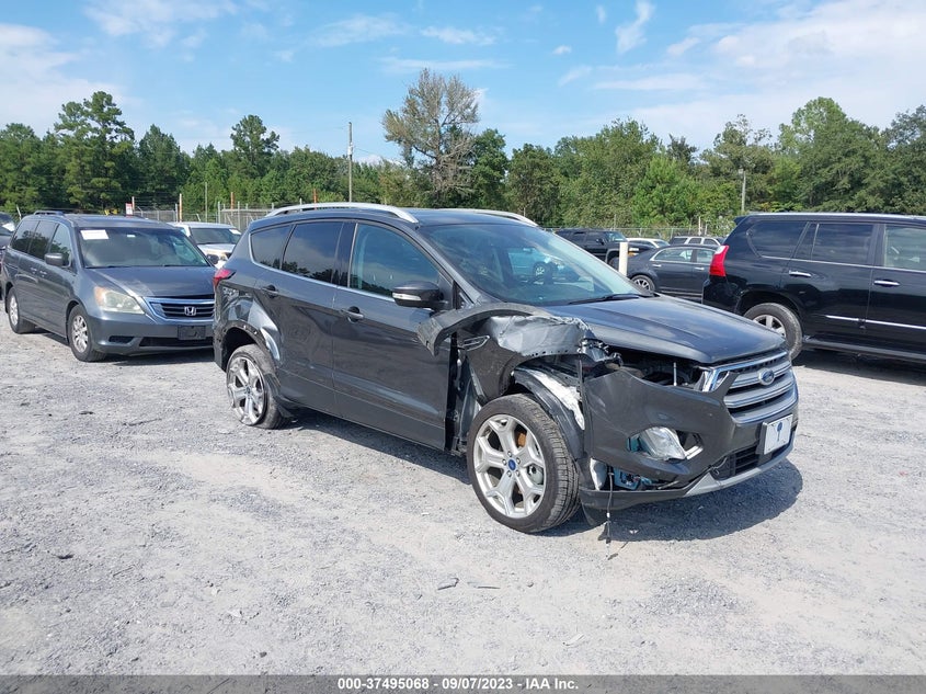 VIN 1FMCU9J99KUB06022 2019 FORD ESCAPE TITANIUM
