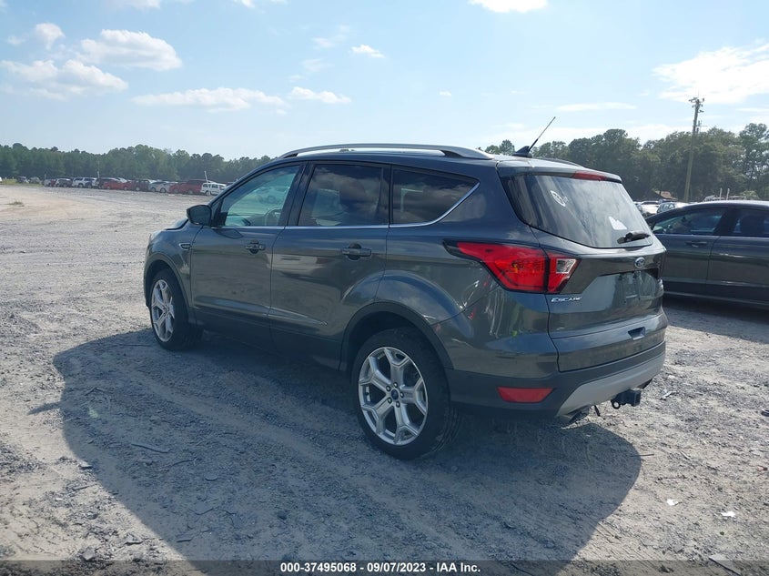 VIN 1FMCU9J99KUB06022 2019 FORD ESCAPE TITANIUM