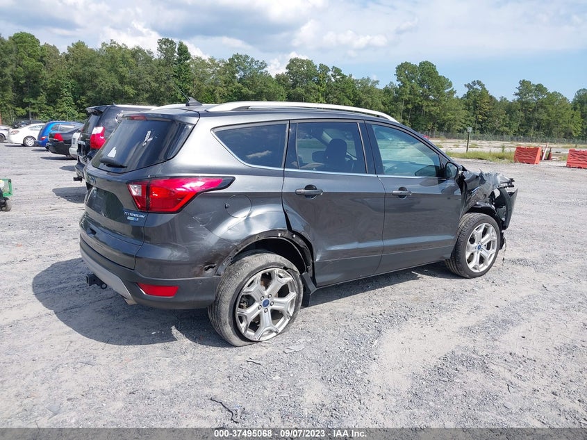 VIN 1FMCU9J99KUB06022 2019 FORD ESCAPE TITANIUM