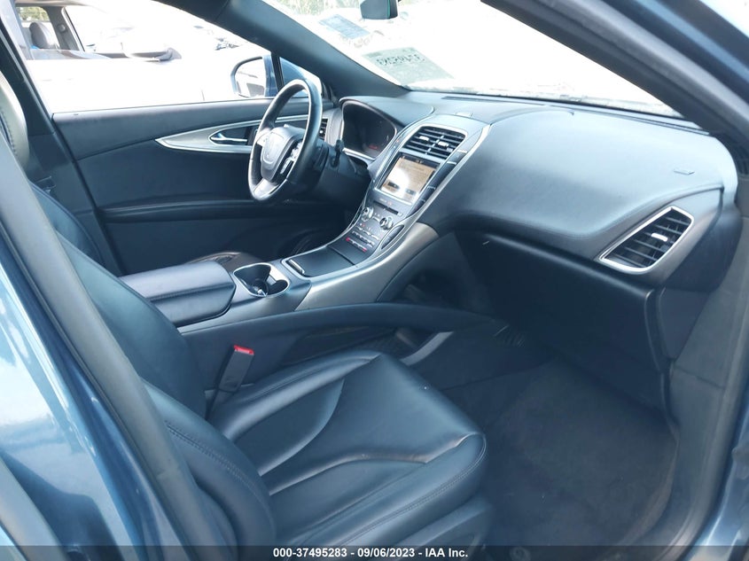 VIN 2LMPJ8K95KBL24102 2019 LINCOLN NAUTILUS SELECT