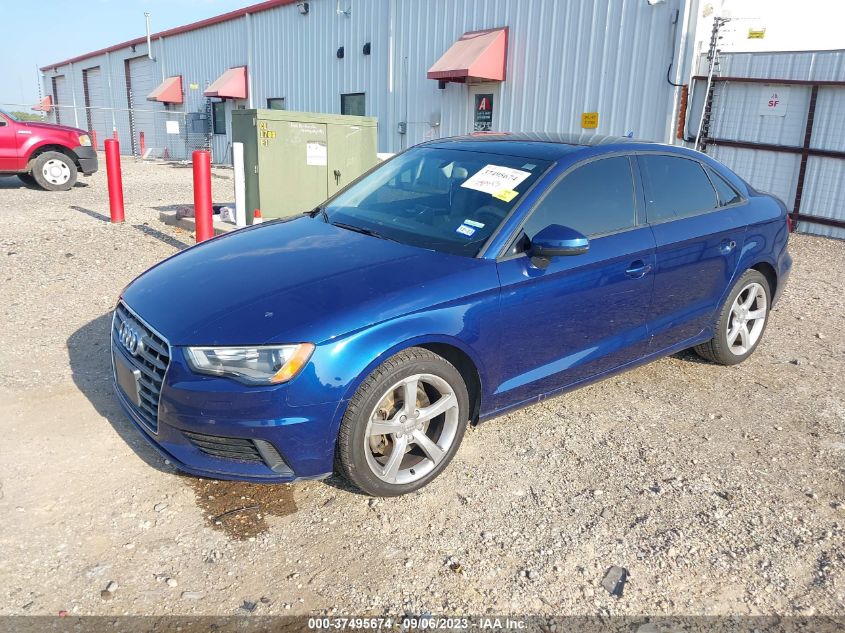 VIN WAUACGFF2F1020377 2015 AUDI A3 no.2