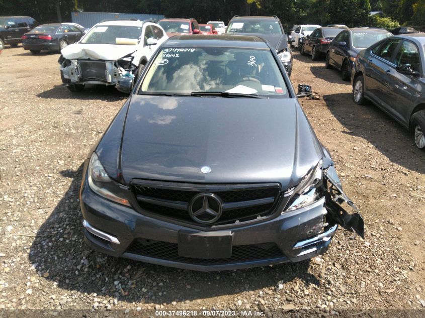 2014 MERCEDES-BENZ C-CLASS C 250 - WDDGF4HB3EA940441