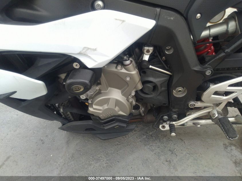 2016 BMW S 1000 XR - WB10D1308GZ462203