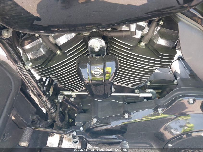 2021 HARLEY-DAVIDSON FLTRK 1HD1KZF17MB670950