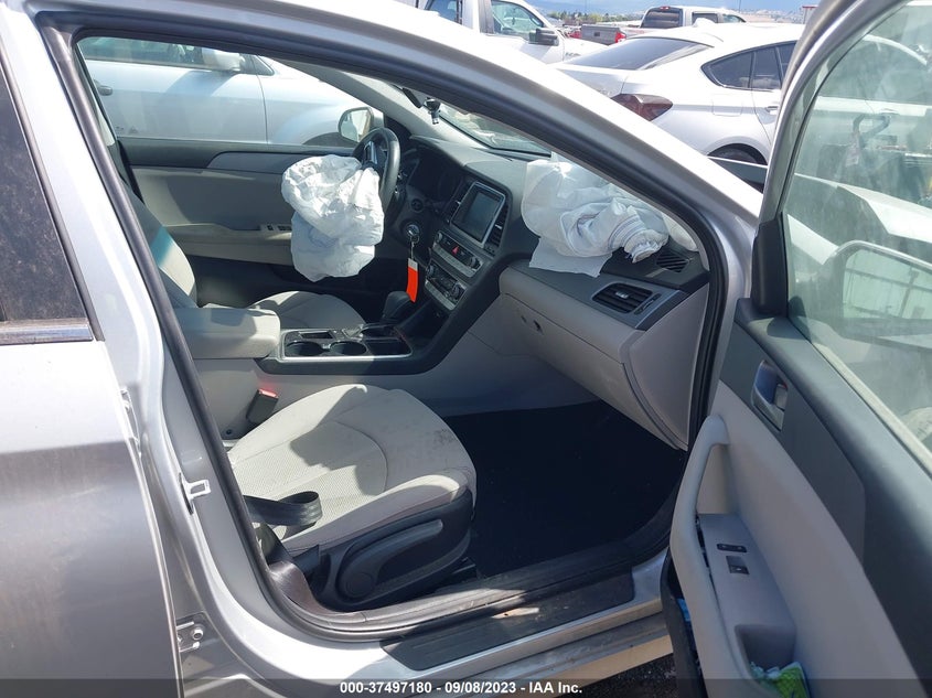 VIN 5NPE24AF1KH781322 2019 HYUNDAI SONATA SE