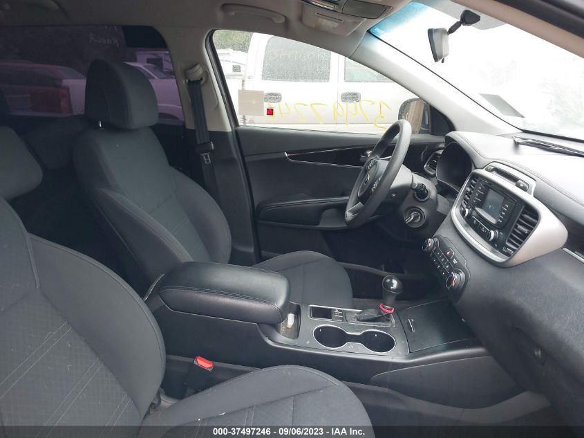 2017 KIA SORENTO LX V6 - 5XYPGDA56HG312180