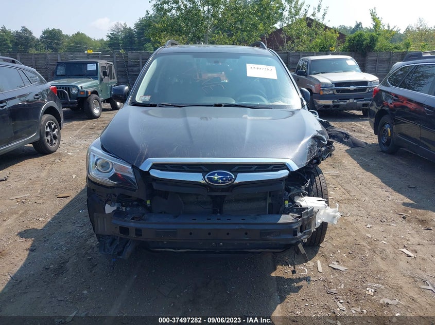 VIN JF2SJARC3JH511814 2018 SUBARU FORESTER LIMITED
