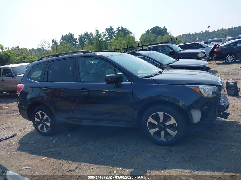 VIN JF2SJARC3JH511814 2018 SUBARU FORESTER LIMITED
