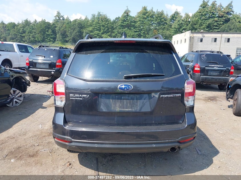 VIN JF2SJARC3JH511814 2018 SUBARU FORESTER LIMITED