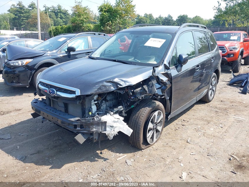VIN JF2SJARC3JH511814 2018 SUBARU FORESTER LIMITED