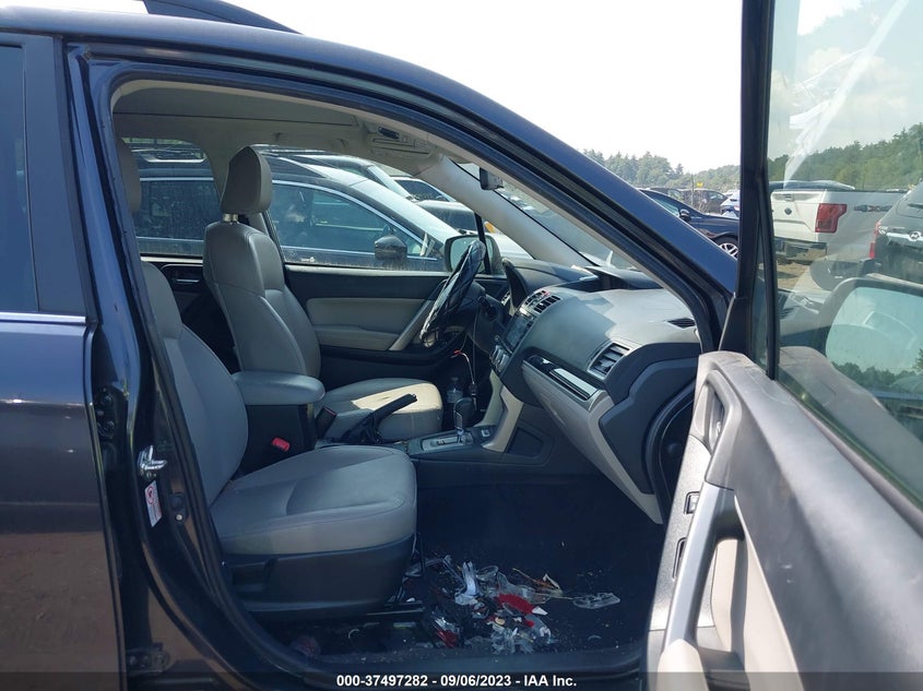 VIN JF2SJARC3JH511814 2018 SUBARU FORESTER LIMITED