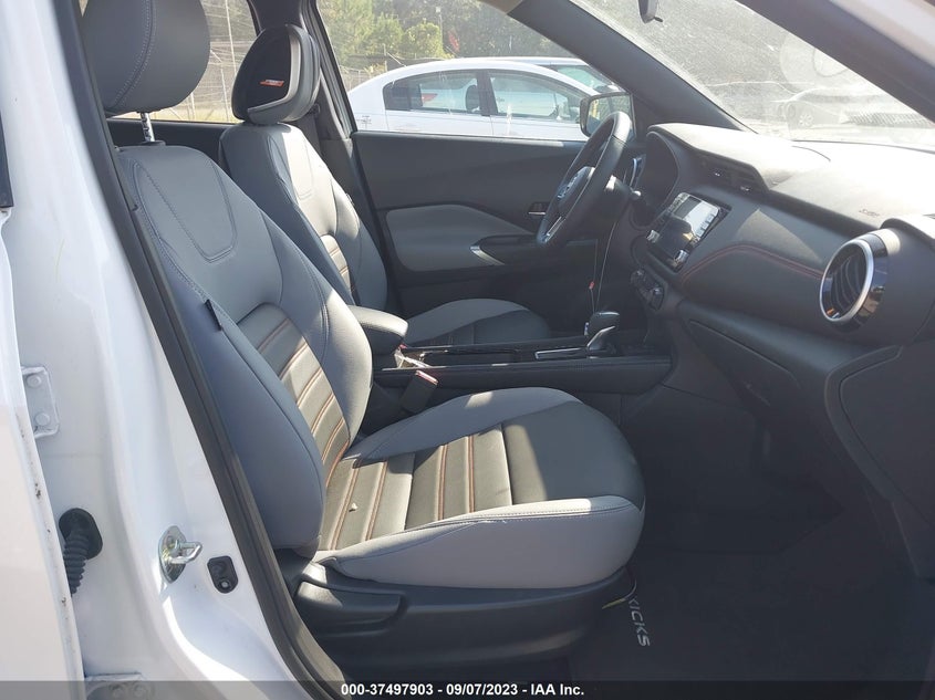 VIN 3N1CP5DV8PL492546 2023 NISSAN KICKS SR