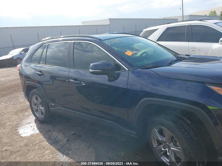 VIN JTMRWRFV3ND145238 2022 TOYOTA RAV4 HYBRID XLE