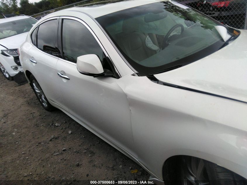 2015 INFINITI Q70 JN1BY1AR0FM561436
