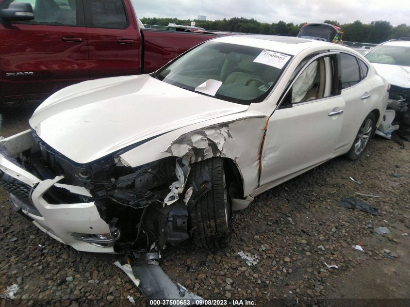 2015 INFINITI Q70 JN1BY1AR0FM561436