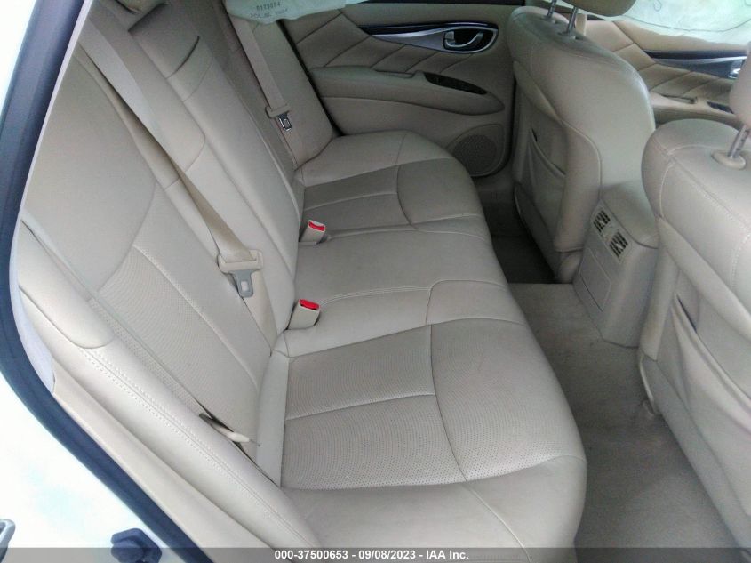 2015 INFINITI Q70 JN1BY1AR0FM561436
