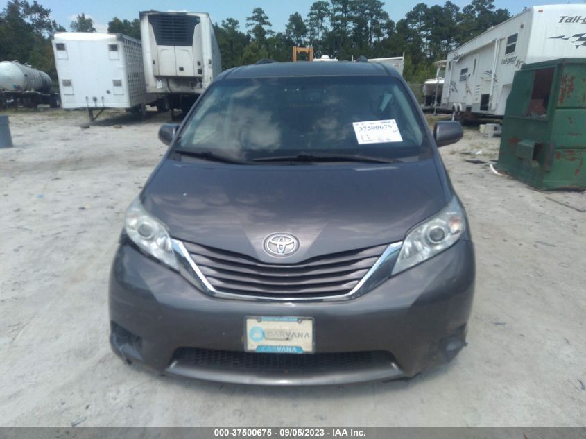 5TDKZ3DC4HS824239 2017 TOYOTA SIENNA, photo no. 12