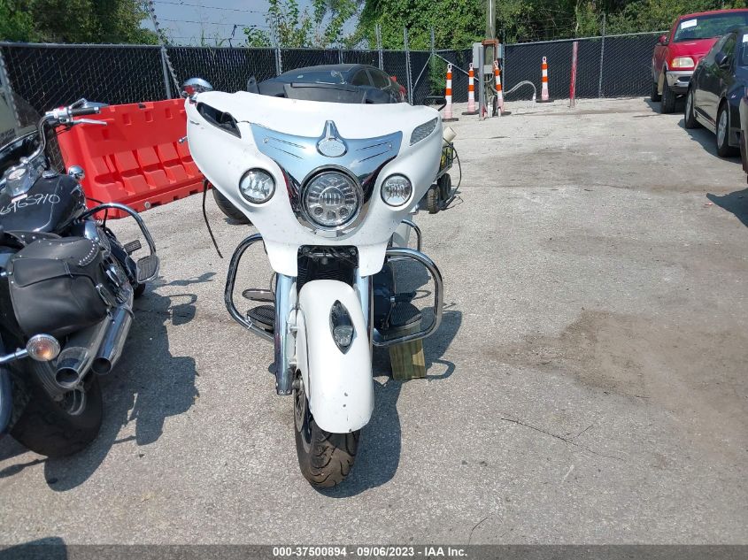 2017 INDIAN MOTORCYCLE CO. CHIEFTAIN 56KTCAAAXH3355490