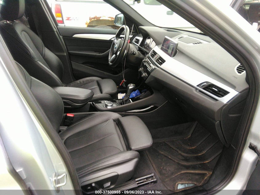 VIN WBXHT3C57K5L36000 2019 BMW X1 XDRIVE28I