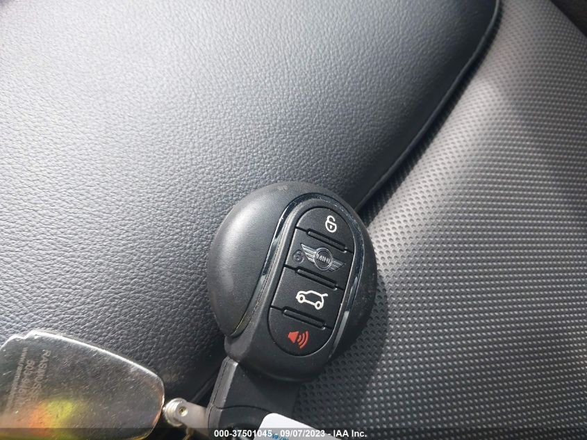 2017 MINI COUNTRYMAN COOPER S WMZYT5C35H3D79636