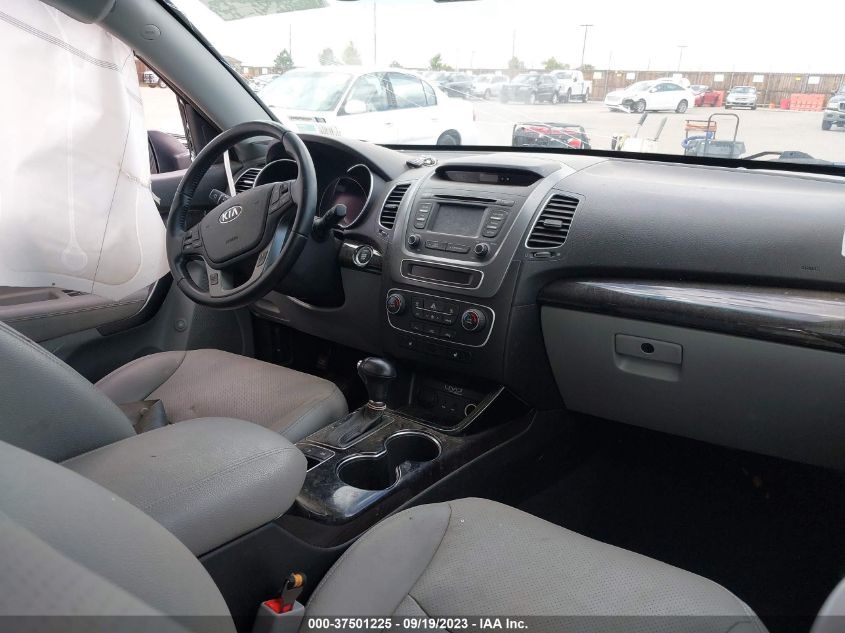 2014 KIA SORENTO LX - 5XYKTCA62EG535577