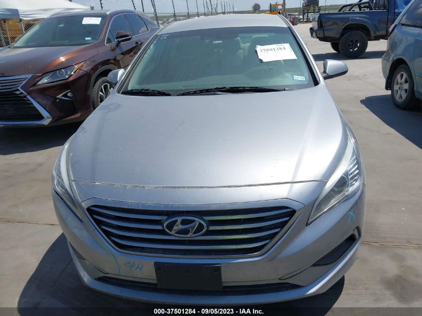 2016 HYUNDAI SONATA 2.4L SE - 5NPE24AF7GH267451