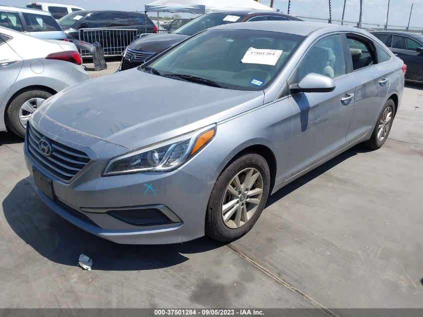 2016 HYUNDAI SONATA 2.4L SE - 5NPE24AF7GH267451