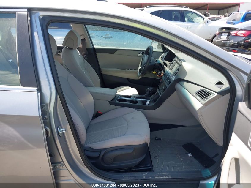 2016 HYUNDAI SONATA 2.4L SE - 5NPE24AF7GH267451