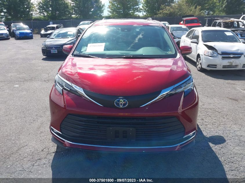 2021 TOYOTA SIENNA XLE - 5TDYSKFC7MS019464