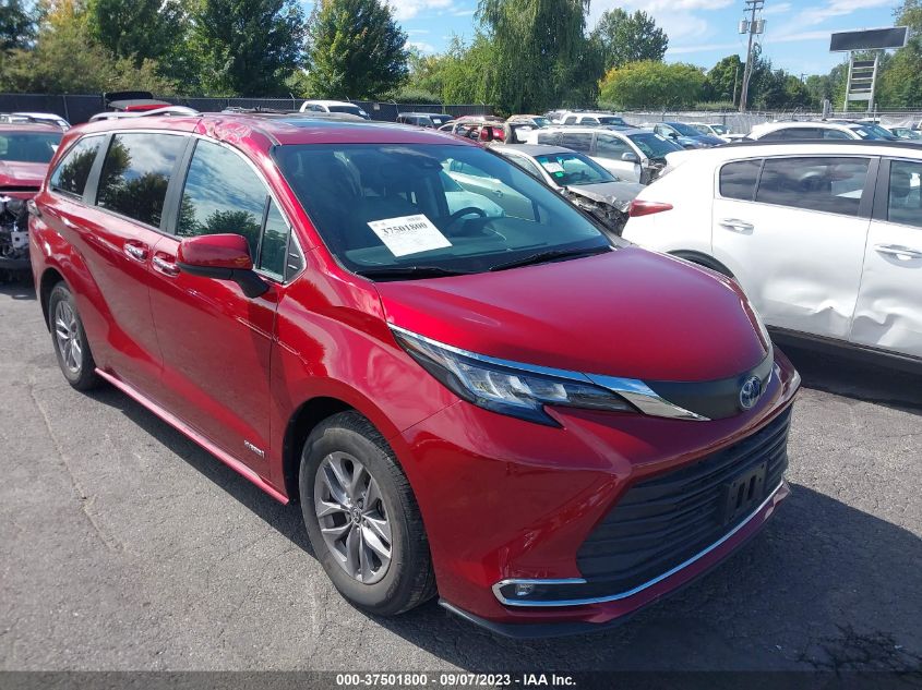 2021 TOYOTA SIENNA XLE - 5TDYSKFC7MS019464